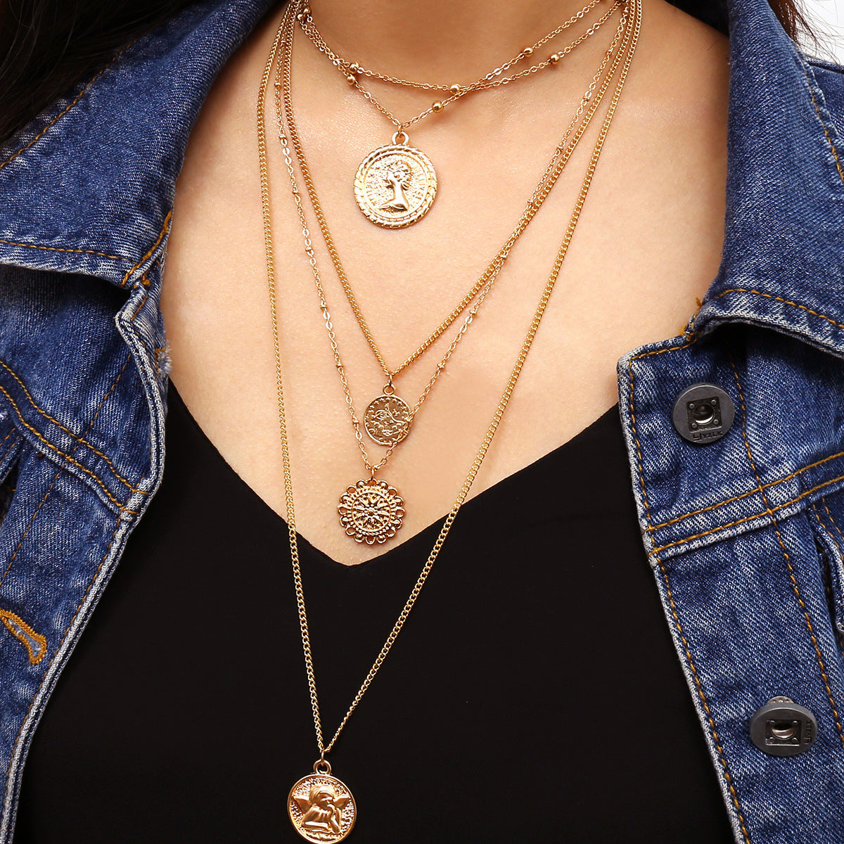 Multi-layered creative necklace